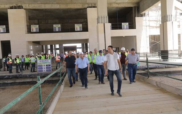 وزير النقل: القطار الكهربائي يسهم في تحويل مصر إلى مركز عالمي للتجارة