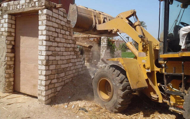 محافظ الإسكندرية يوجه بالتصدي للبناء على الأراضي الزراعية وإزالة المخالفات